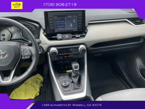 Used 2022 Toyota RAV4 XLE Premium image 13