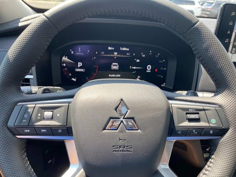New 2025 Mitsubishi Outlander AWD image 14