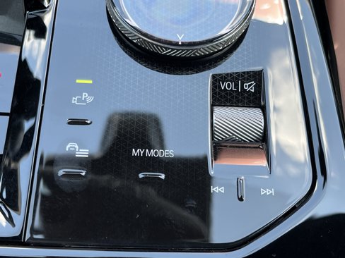 New 2026 BMW i5 eDrive40 w/ M Sport Package image 8