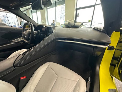Used 2023 Chevrolet Corvette Stingray Convertible w/ Z51 Performance Package image 39