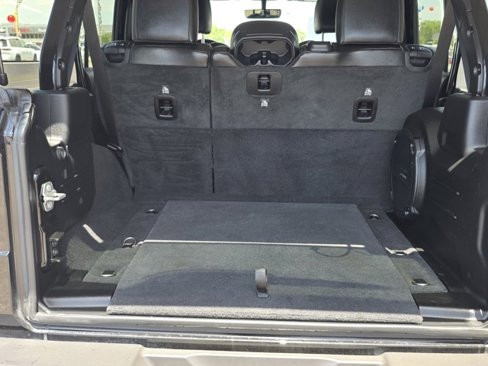 Used 2021 Jeep Wrangler Unlimited Rubicon image 17