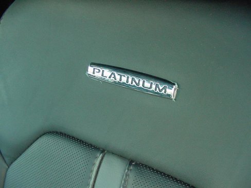 Used 2015 Ford F150 Platinum w/ Equipment Group 701A Luxury image 17