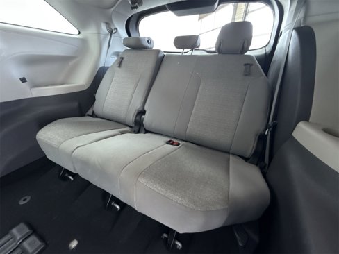 Used 2022 Toyota Sienna LE image 42