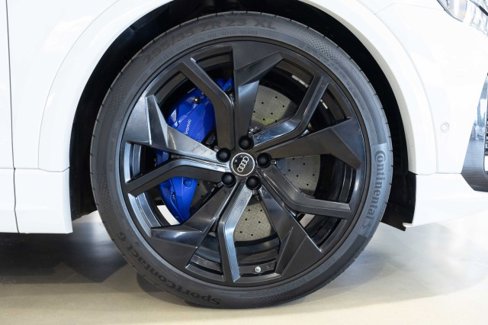 Used 2023 Audi RS Q8 w/ Black Optic Package image 28