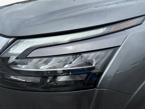 Used 2025 Nissan Pathfinder SV image 22
