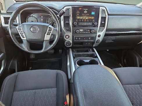 Used 2021 Nissan Titan SV w/ SV Convenience Package image 11