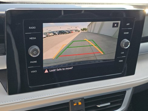 New 2025 Volkswagen Taos SE image 23