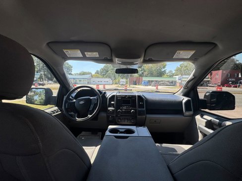Used 2018 Ford F150 XLT w/ Trailer Tow Package image 11