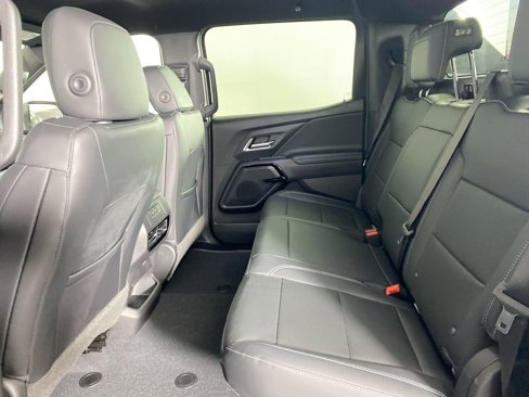 New 2025 Chevrolet Silverado EV LT image 25