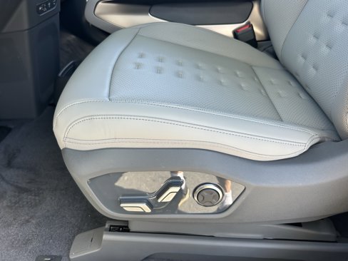 New 2026 Kia EV9 Wind image 19