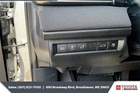 Used 2025 Toyota Camry LE image 23