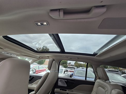 Used 2020 Lincoln Aviator Reserve w/ Equipment Group 202A image 33