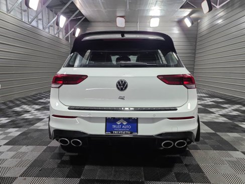 Used 2024 Volkswagen Golf R image 6