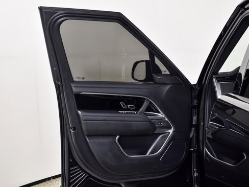 Used 2024 Land Rover Range Rover SE image 9