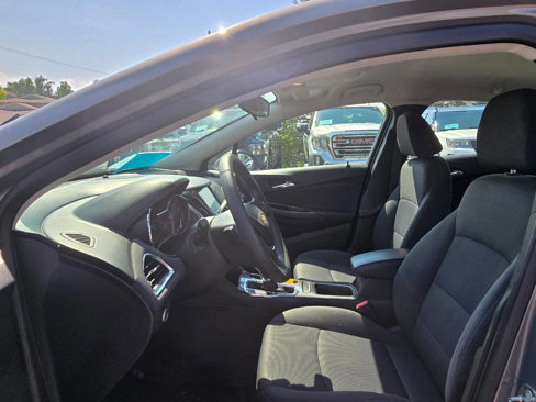 Used 2018 Chevrolet Cruze LT w/ Convenience Package image 13