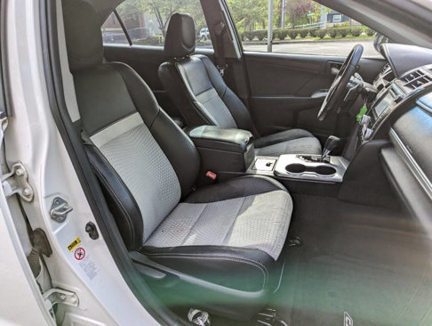 Used 2012 Toyota Camry SE image 11