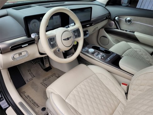 Used 2023 Genesis GV60 Performance image 9