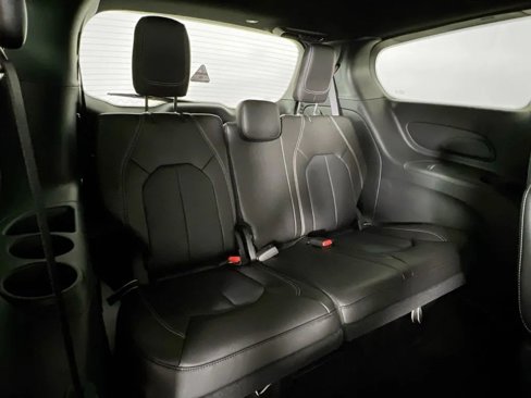 New 2026 Chrysler Pacifica Select image 27
