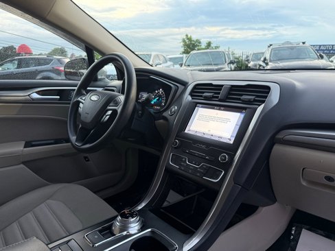 Used 2019 Ford Fusion SE image 43