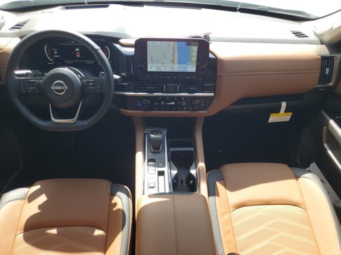 New 2025 Nissan Pathfinder Platinum image 19