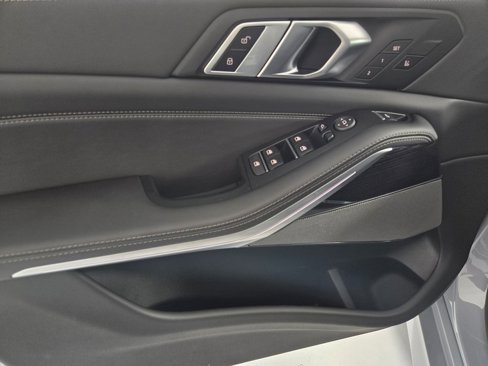 New 2026 BMW X5 xDrive40i w/ M Sport Package image 16