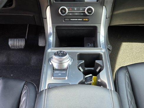 Used 2024 Ford Edge Titanium image 23