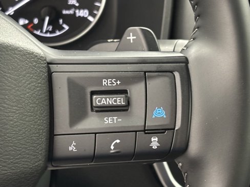 Used 2025 Nissan Rogue SV image 18