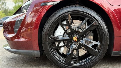 Used 2023 Porsche Taycan 4S image 9