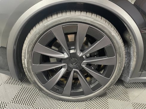 Used 2025 Tesla Model X image 15