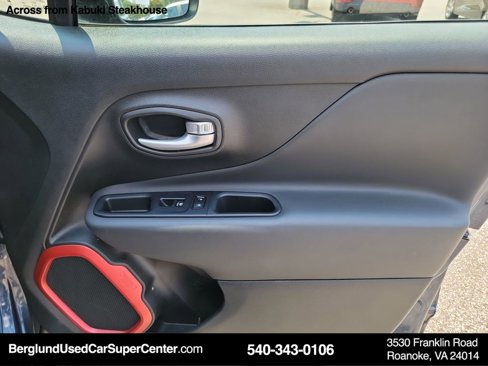 Used 2023 Jeep Renegade Trailhawk image 15
