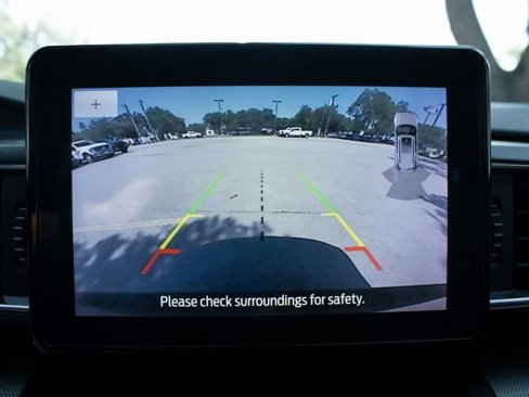Used 2020 Ford Explorer XLT w/ Equipment Group 202A image 15