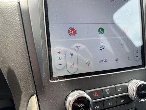 Used 2024 Ford Edge Titanium image 31