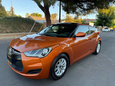 Used 2012 Hyundai Veloster image 1