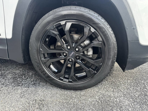 Used 2021 GMC Terrain SLT w/ Elevation Edition image 8
