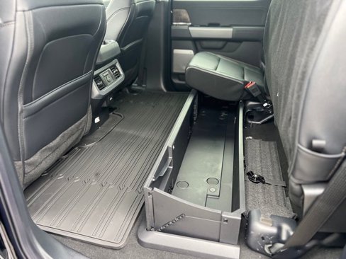New 2025 Ford F250 Lariat image 32