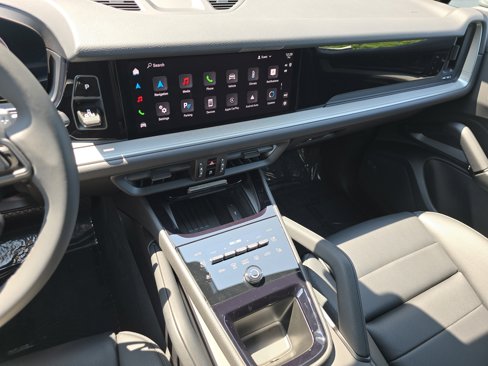 New 2025 Porsche Cayenne image 21