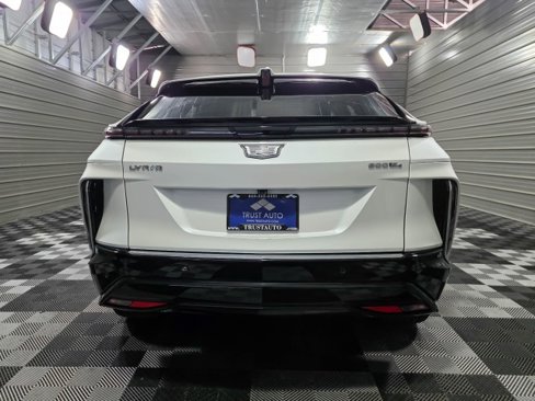 Used 2024 Cadillac Lyriq Luxury w/ LPO, Floor Liner Package image 6