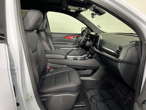 New 2026 Chevrolet Traverse Z71 w/ LPO, Floor Liner Package image 13