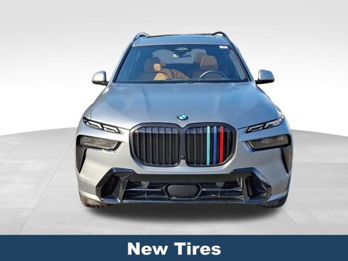 Used 2024 BMW X7 xDrive40i w/ M Sport Package image 3