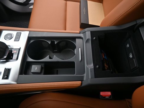 New 2025 Jaguar F-PACE R-Dynamic S image 24