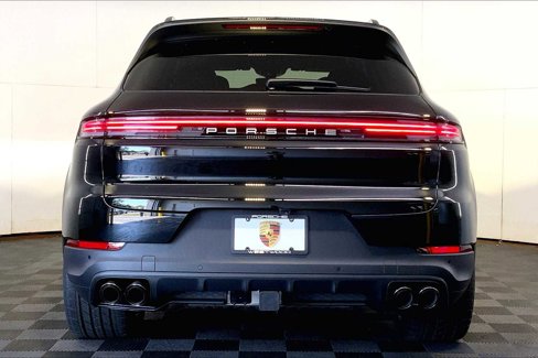 New 2025 Porsche Cayenne S image 6