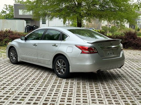 Used 2015 Nissan Altima 2.5 S w/ Sport Value Package image 7