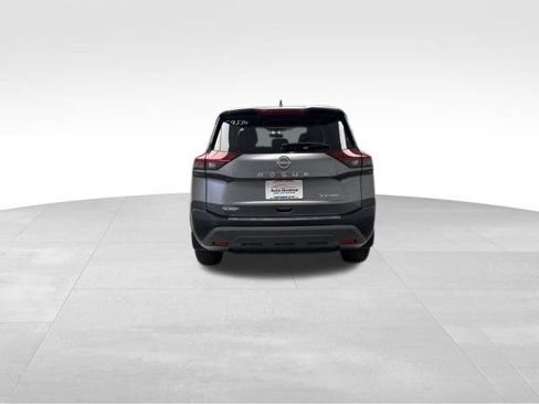 Used 2023 Nissan Rogue SV image 4