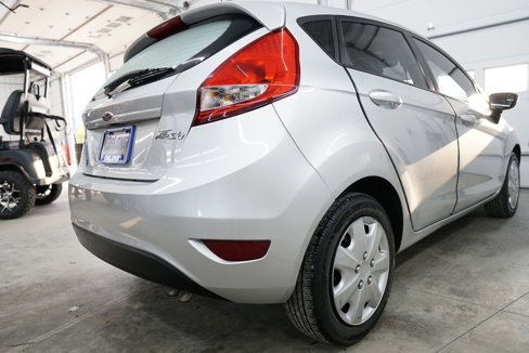 Used 2013 Ford Fiesta SE image 12