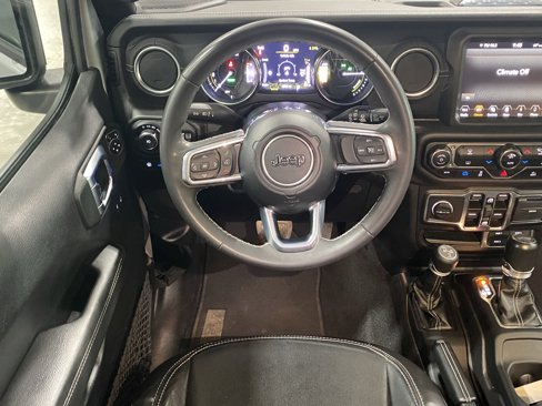 Used 2023 Jeep Wrangler Unlimited Sahara image 16