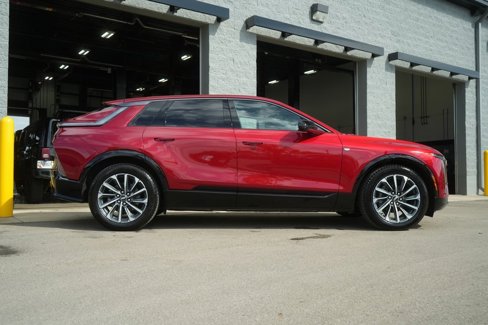 Used 2024 Cadillac Lyriq Sport image 9