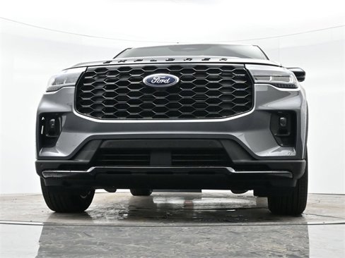 Used 2025 Ford Explorer ST-Line w/ Premium Package image 29
