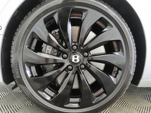 New 2025 Bentley Flying Spur V8 image 30