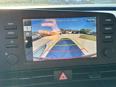 Certified 2025 Hyundai Elantra Sport image 30