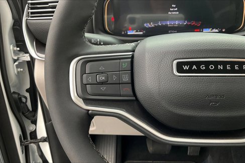 Used 2024 Jeep Wagoneer L 4WD w/ Premium Group I image 18